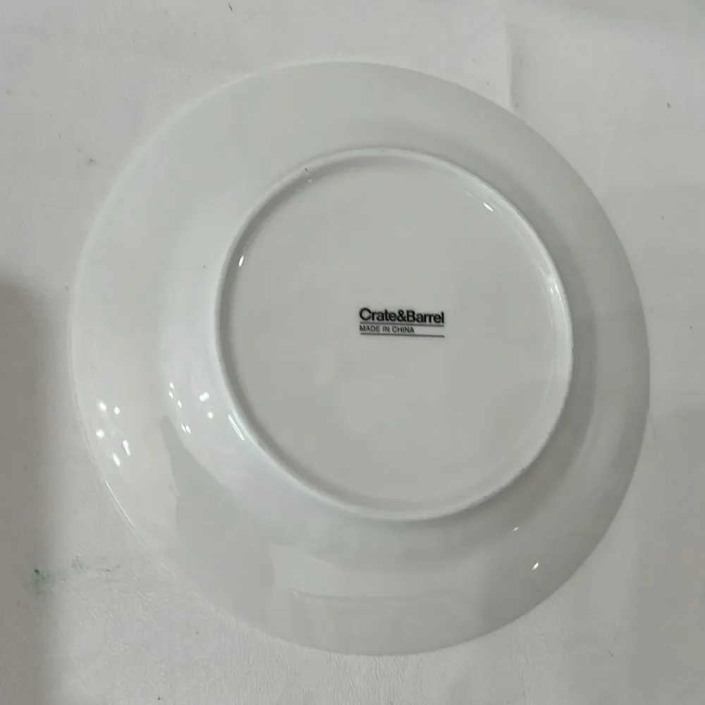 Crate and Barrel Christmas Holiday Dessert Salad Side Plate 7 1/2 In Round Set 3